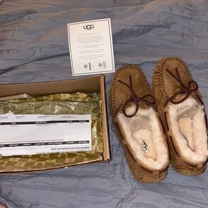 UGG Brand Dakota Women’s Chestnut Slippers